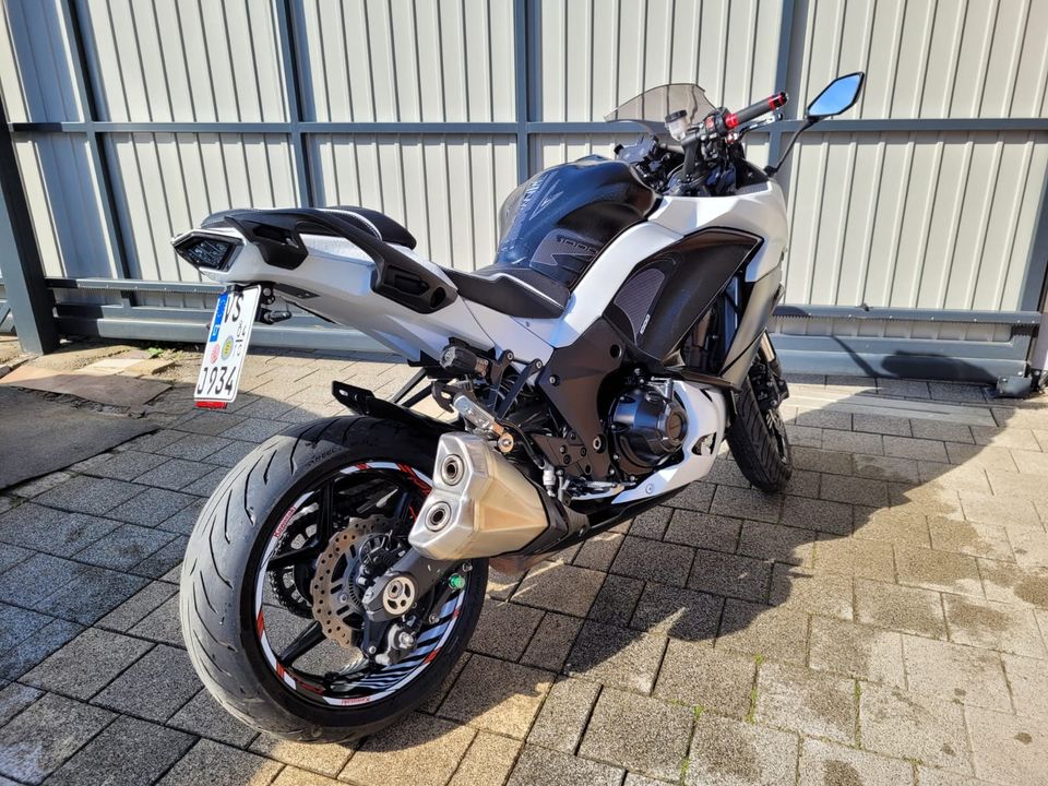 Kawasaki ZXT00W/Z1000SX in Aldingen