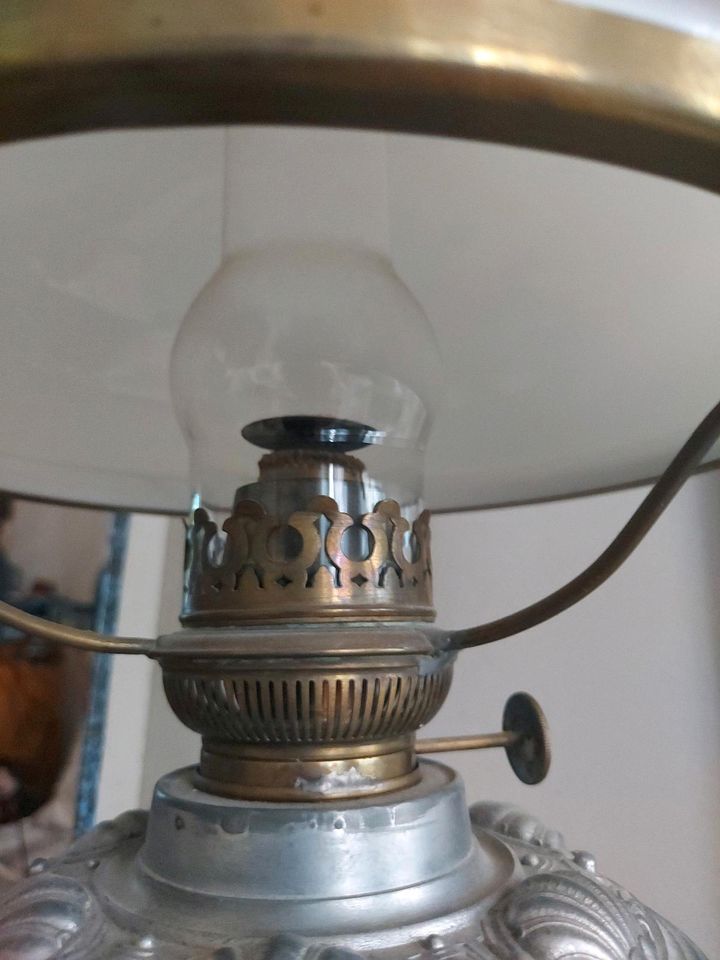 Tisch Petroleumlampe alt 1900 Jugendstil Keramik braun Engel in Regensburg