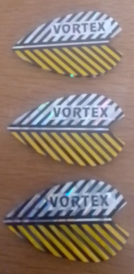 3 Dart Flight "Vortex Silber/Gelb" in Büren