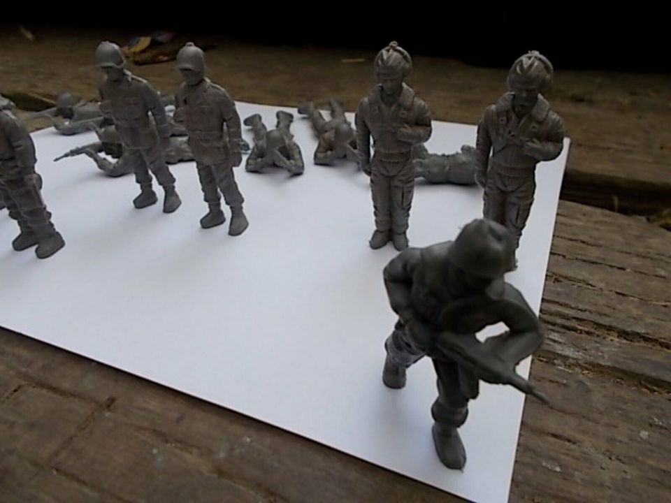 29 x soldaten wk2 figur figuren zinnsoldaten WK spielzeug alt in Frickingen