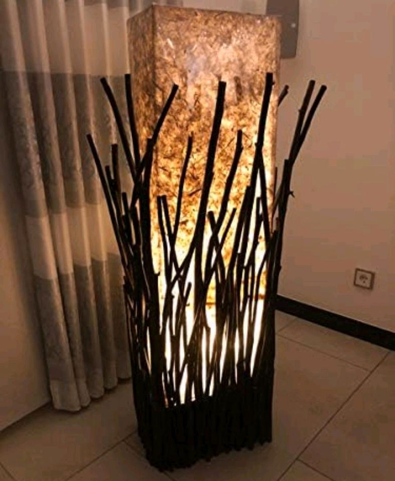 Edle Teakholz Lampe Stehlampe Handarbeit 123cm in Erkelenz