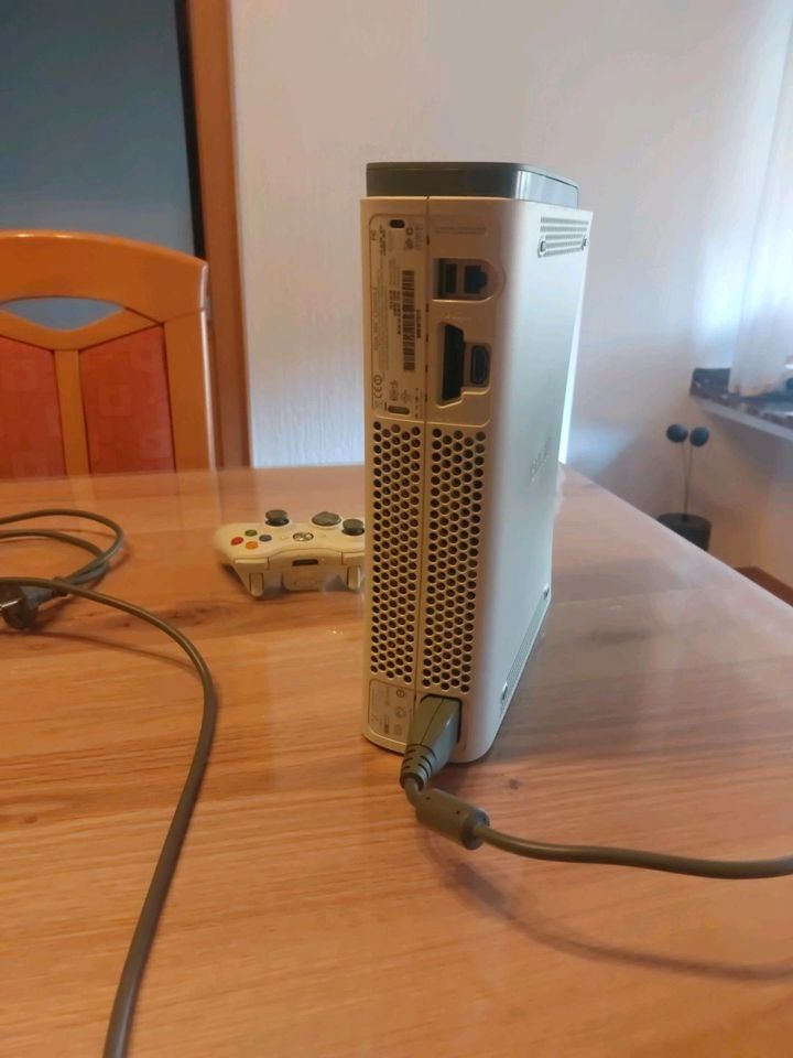 Xbox360  + Controller in Lippstadt