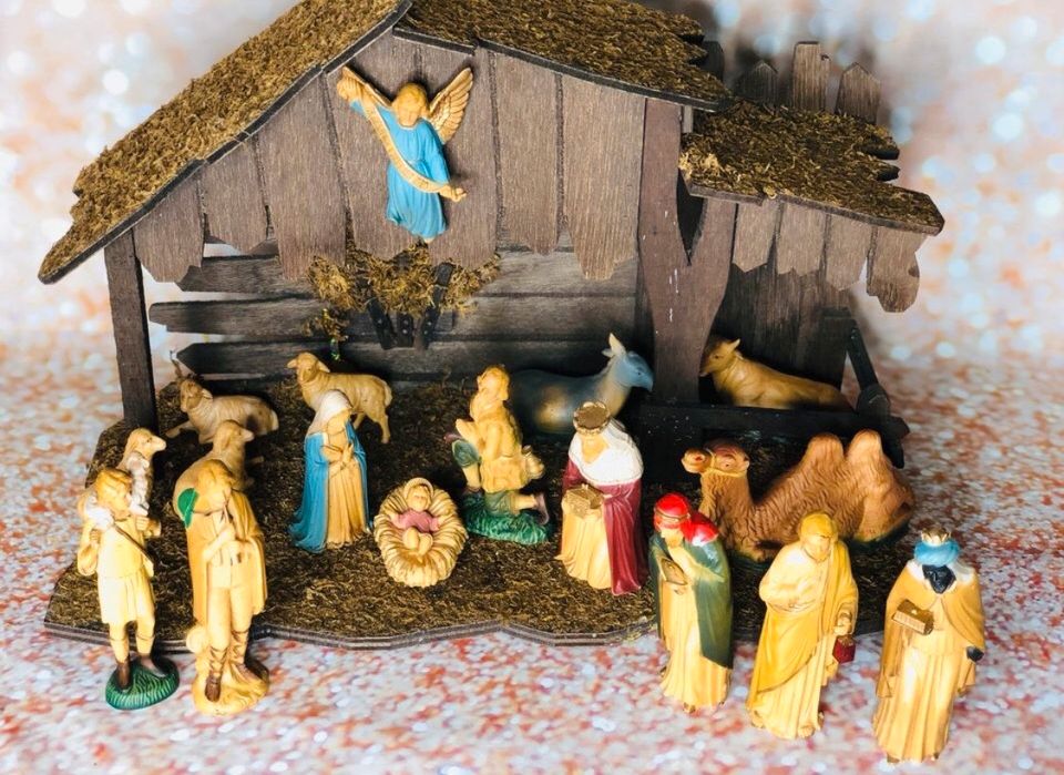 17 Weihnachtskrippen Figuren, Stall, Weihnachten in Niedersachsen 