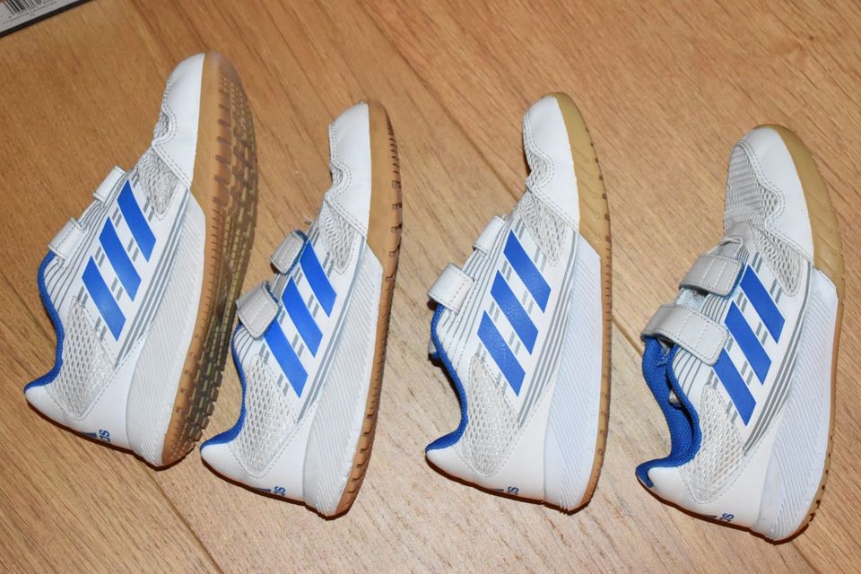 Turnschuhe Hallenschuhe Gr. 32 Adidas mit OVP in München