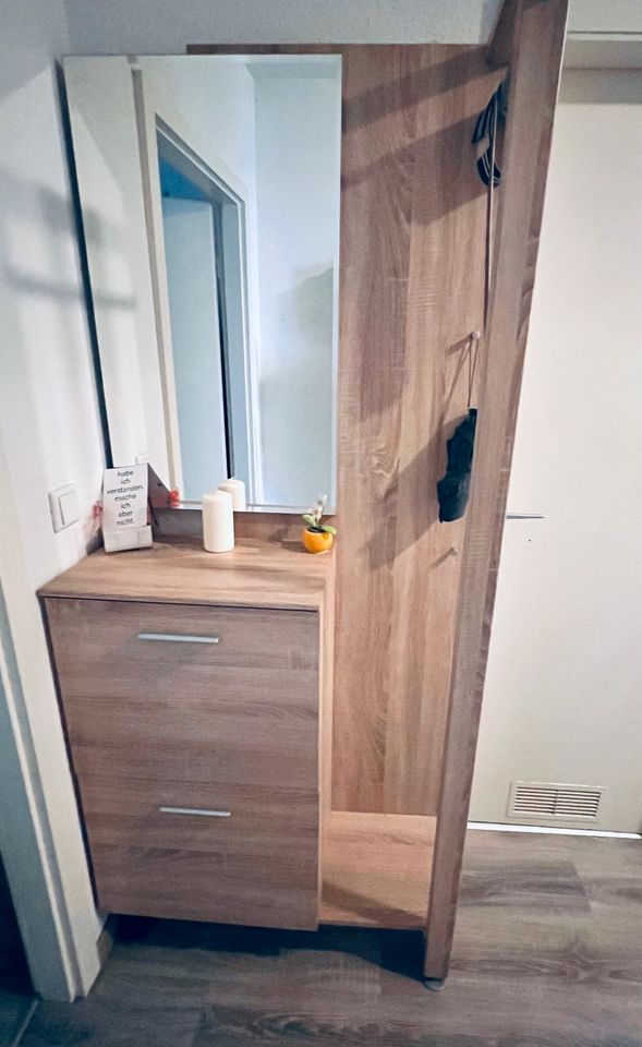 • Garderobe zu verkaufen • in Oberhausen