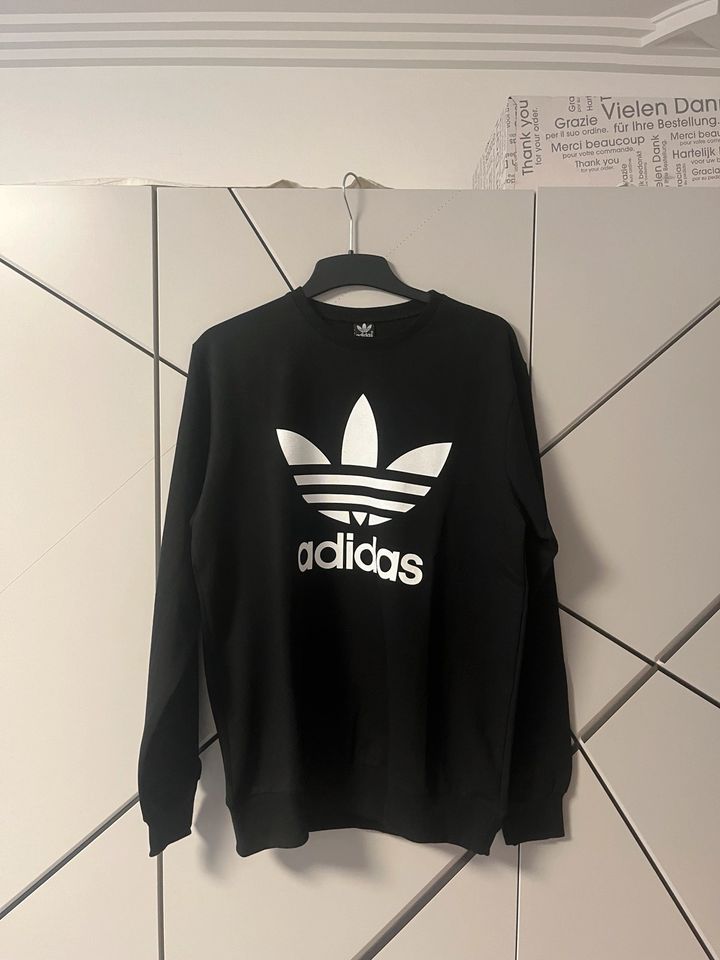 Adidas Pullover M in Köln