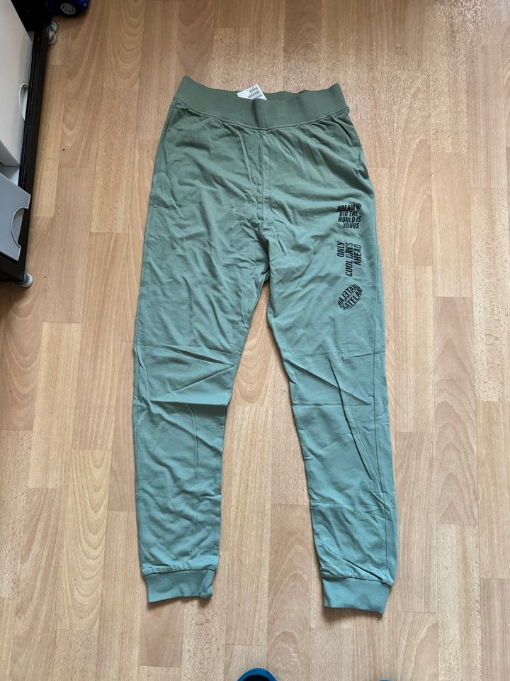 H&M Zara Pepperts Sweathose Jogginghose Jogger Sporthose 158/164 in Berlin