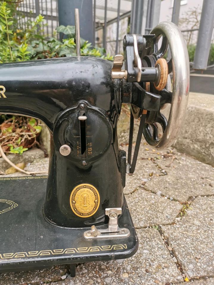 Letzter Preis, Singer Nähmaschine, Antik in München