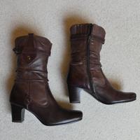 3 Paar Damen Stiefel bzw. Halbschuhe Gr. 40 Hessen - Neuberg Vorschau