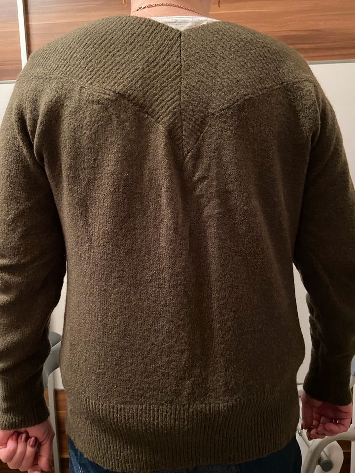 Khaki Pullover mit V-Ausschnitt Noisy May Damen neu in Gummersbach
