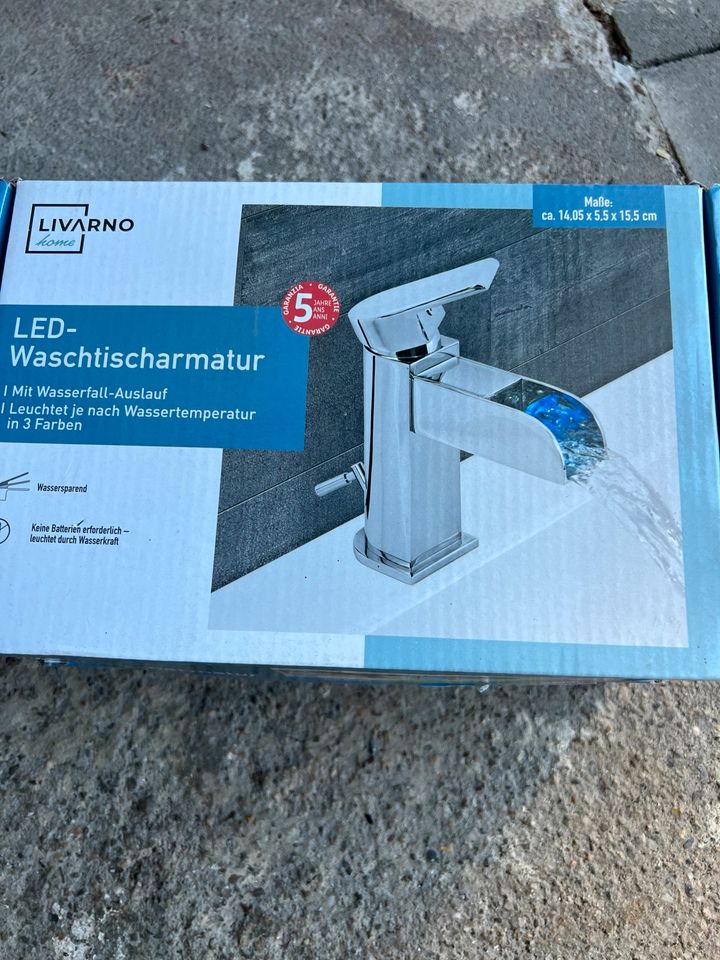 LIVARNO home LED-Waschtischarmatur, mit Farbwechsel in Jüchen