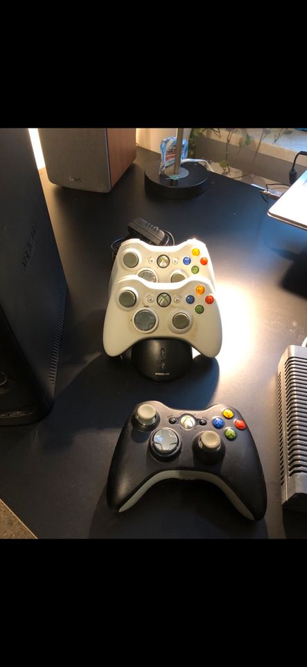 Xbox 360 250GB mit über 70 spiele in Hamburg