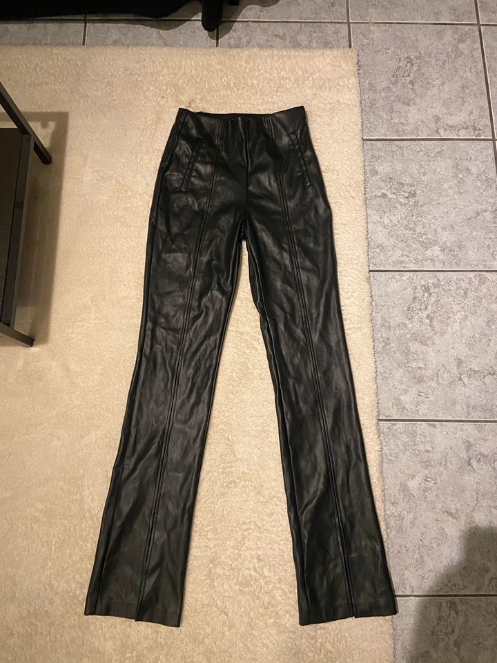 Stradivarius Leder Hose Gr. XS-S NEU in Unna