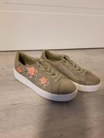 Sneaker, Schuhe, Halbschuhe, Gr 39, Laufschuhe, Sportschuhe Kreis Pinneberg - Barmstedt Vorschau