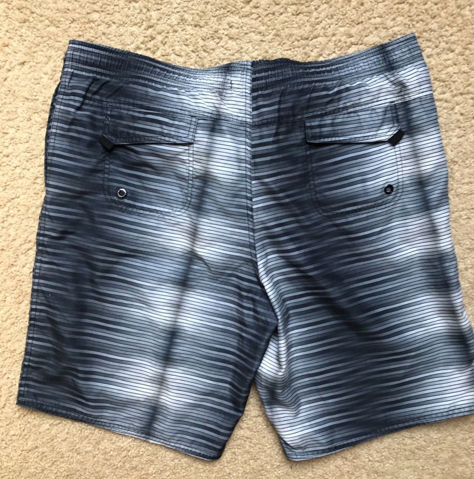 Neuw. Shorts Hose Firefley Gr. L XL Grau 4 Taschen Sport Urlaub in Nordhorn