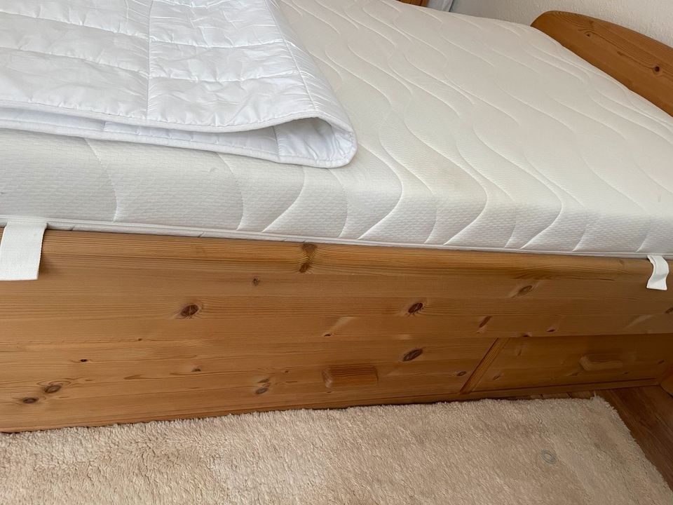Bett mit Schubladen 120x200cm inkl. Lattenrost und Matratze in Köln