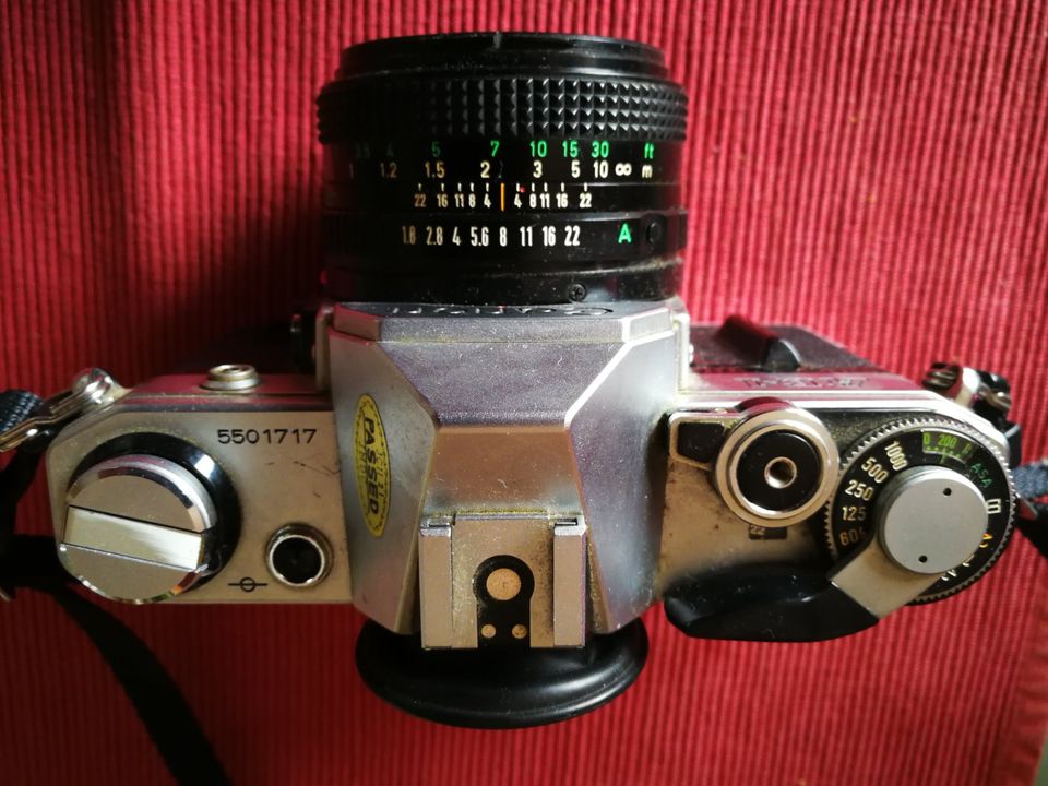 CANON AE 1 Spiegelreflexkamera mit elektr. Blitzgerät in Salach
