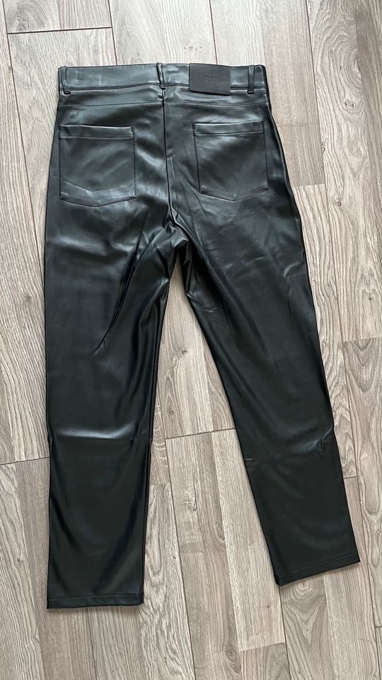 Peso Vegan Leather Pants | Schwarz | Medium in Lübbecke 