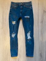 Topshop Jeans „Jamie“, Gr. W28/L30, blau, destroyed Look Niedersachsen - Lohne (Oldenburg) Vorschau
