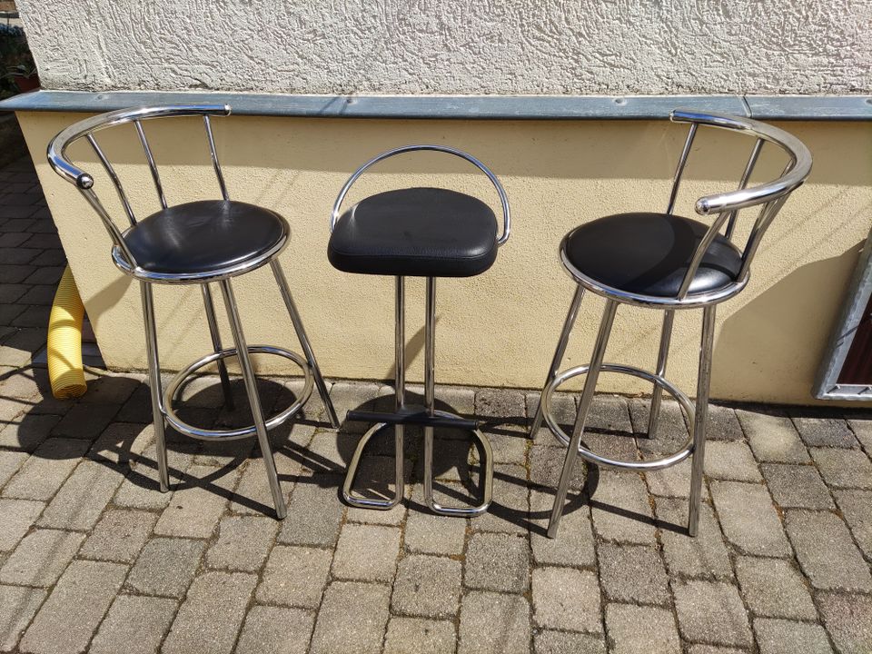 3 Barhocker, 2 mit drehbarer Sitzfläche, je 5,00 € in Schönebeck (Elbe)