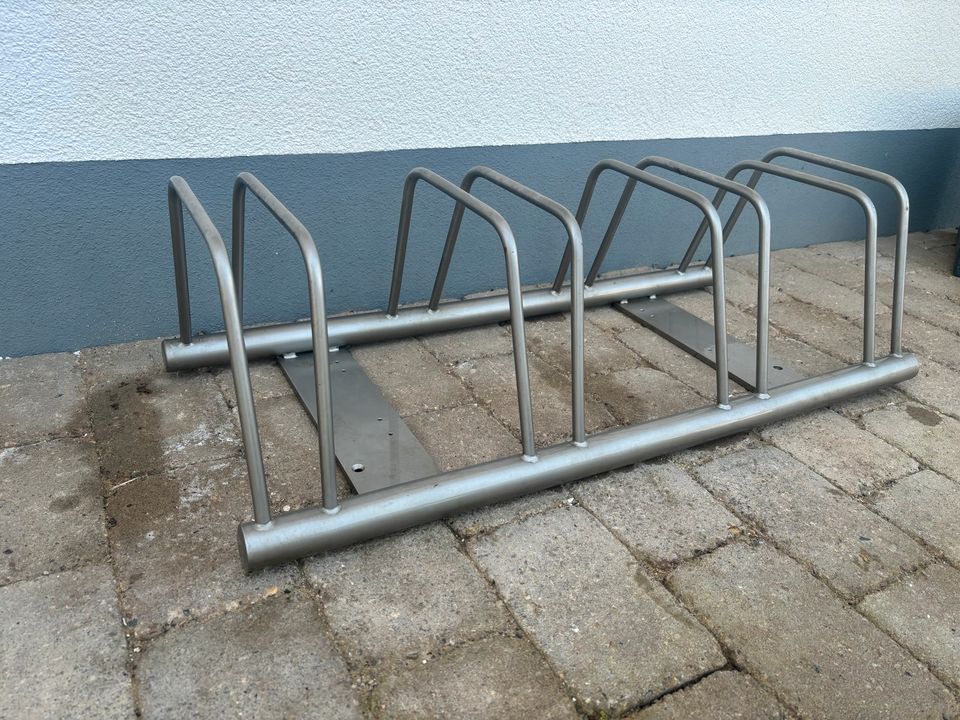 Fahrradständer aus Edelstahl in Bovenden
