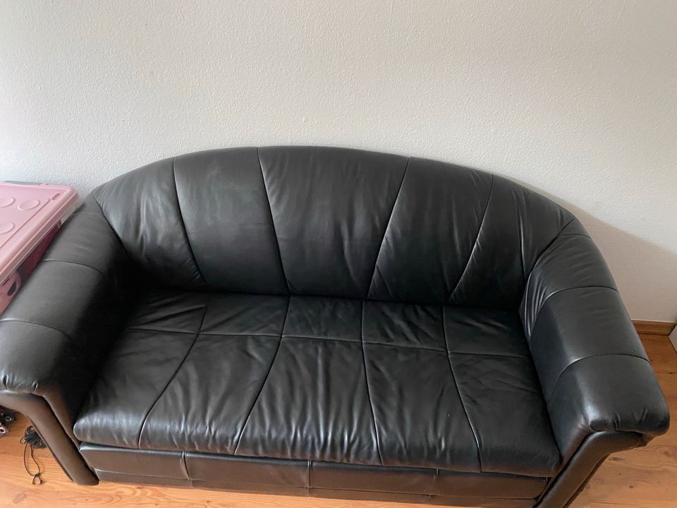 Echt Leder Couch schwarz Ausziehbar in Weiterstadt