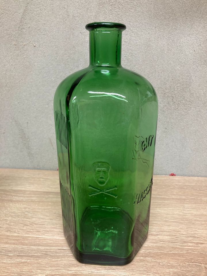 Giftflasche mit Totenkopf in Delmenhorst