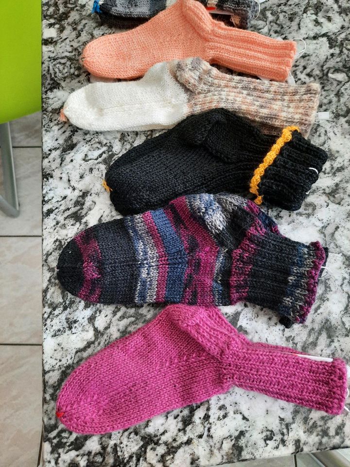 Kindersocken selbstgestrickt in Tauberbischofsheim