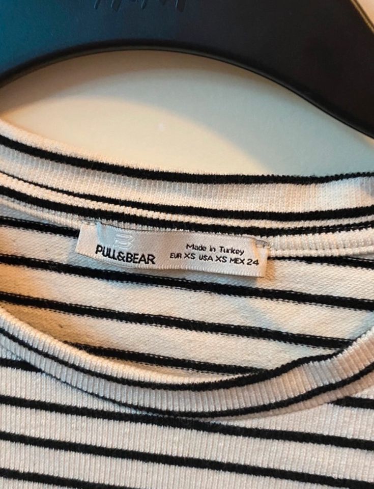 Langarmshirt Pull&Bear gr. XS Neu in Söhlde