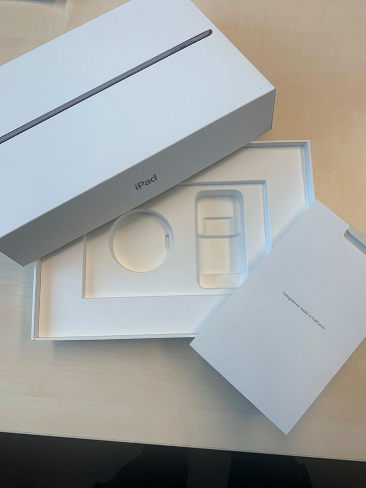 iPad 9Gen. Originale leere Verpackung in Hamburg