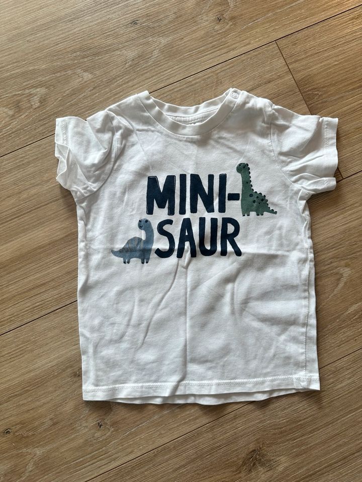 T-Shirt 80 Dinos Creme H&M in Niederstotzingen