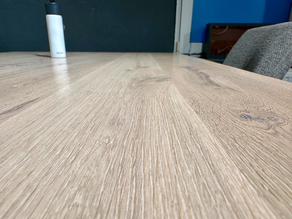 Eiche Baumkante Esstisch 180 cm Echtholz 4 cm massiv Holz Tisch weiß lackiert Eichenholz mit Gestell schwarz massiver Holztisch Konferenztisch Schreibtisch NEU in Schwalmtal