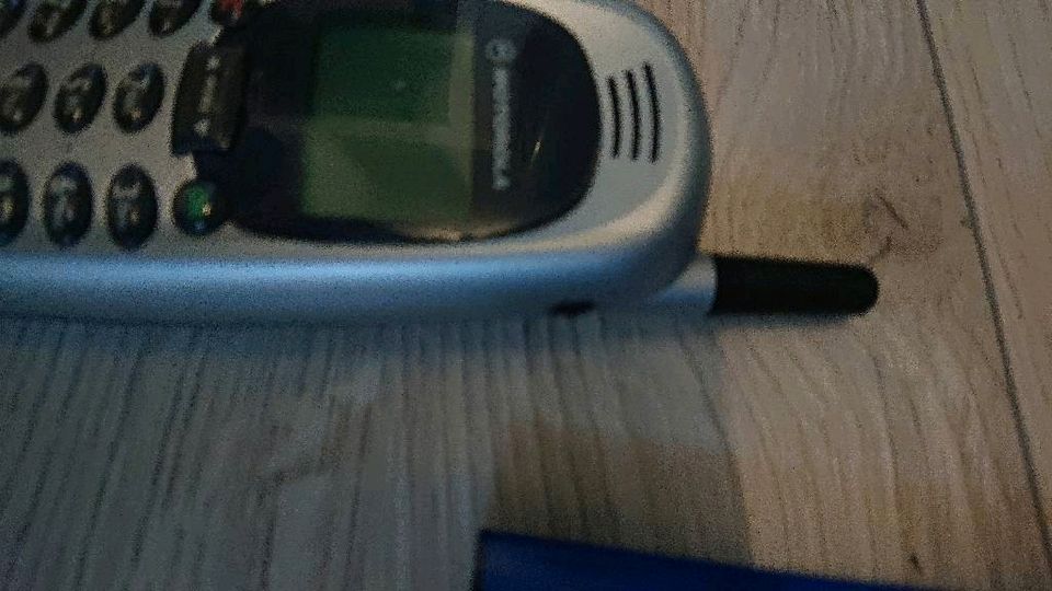 Handy Motorola Serie 900 retro cd 930 silber in Hügelsheim