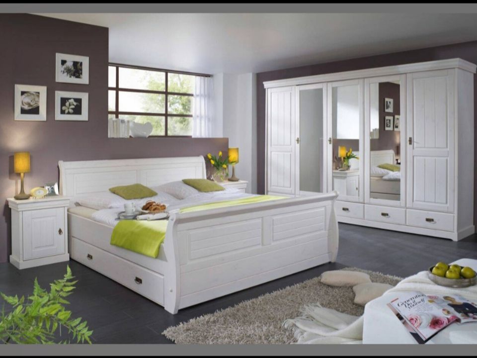Schlafzimmer weiß gebeitzt hochwert Massivholz gut OP 5000€ in Fellbach