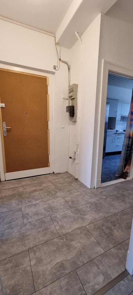 Ruhige renovierte 2 1/2 - Zimmer-Wohnung mit Einbauküche in Berlin-Tegel in Berlin
