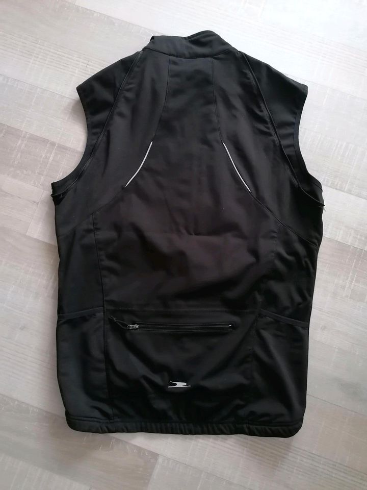 Fahrradjacke Softshelljacke Radjacke schwarz M 50 in Saulheim