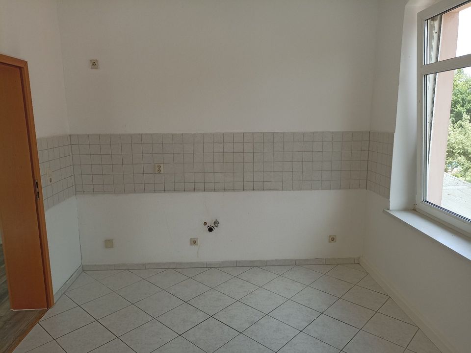 ++3-Raum Wohnung mit Wanne und Dusche im 1.OG++ in Limbach-Oberfrohna