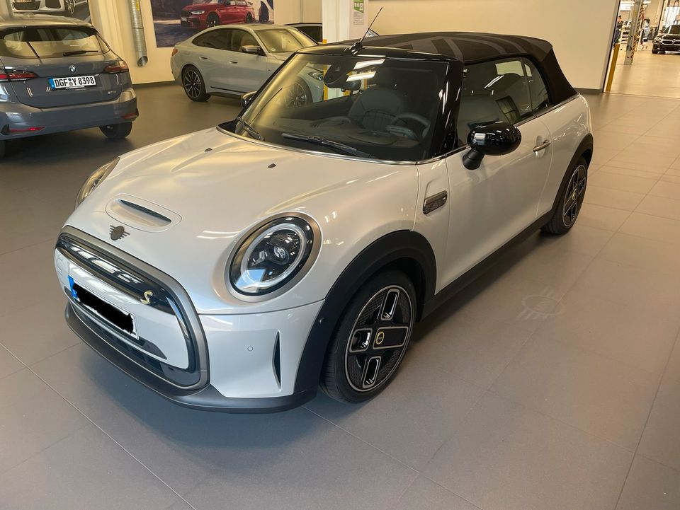 Mini SE Cabrio - Limited Edition - nur 999 Stück in Geisenhausen