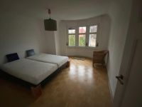 Schönes Holz-Doppelbett von Mondo mit zwei Matratzen Hessen - Nidderau Vorschau