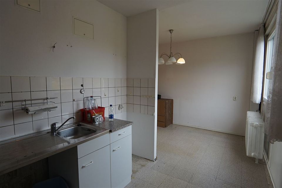 Mit viel Potenzial ! 3 Zimmer Wohnung mit Balkon und Garage in Wiesloch zu verkaufen in Wiesloch