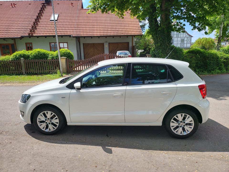 VW Polo Life 1.2 69PS ALU PDC EURO5 TÜV05/26 in Seßlach