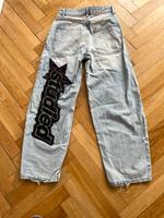 Baggy Jeans Bershka Größe 32 mit Aufnäher Berlin - Wilmersdorf Vorschau