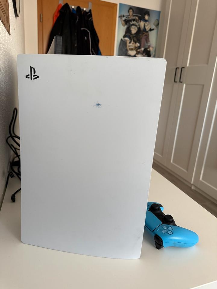 Playstation 5 Slim Edition o. Laufwerk + Controller und Monitor in Duisburg