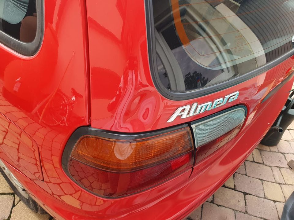 Nissan Almera in Bötzingen