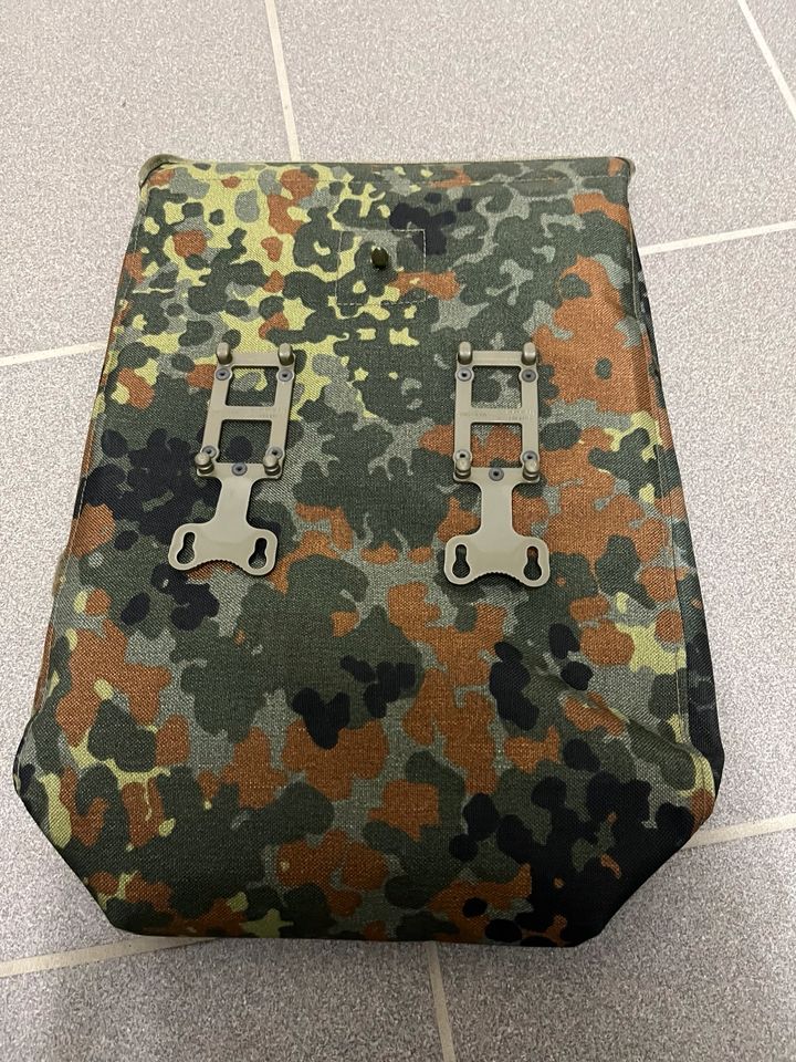 5x Tasche Bundeswehr Flecktarn Ausrüstung Paintball Klappspaten in Neunburg