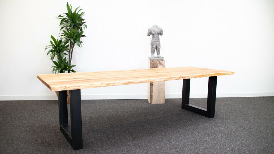 Neue Eichentisch 300x100cm "JEDE GRÖßE MÖGLICH" Esstisch Baumkante Tisch Öl Bürotisch Massivholztisch Eichentisch Wohnzimmertisch Holztisch Design Tisch Stahlbeine Edelstahl Tischbeine in Ochtrup