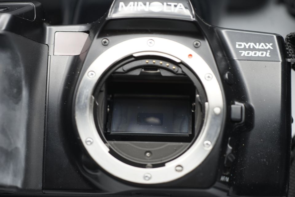 Minolta Dynax 7000i 35mm-80mm f4-5.6 35mm Film Kamera in Mengkofen
