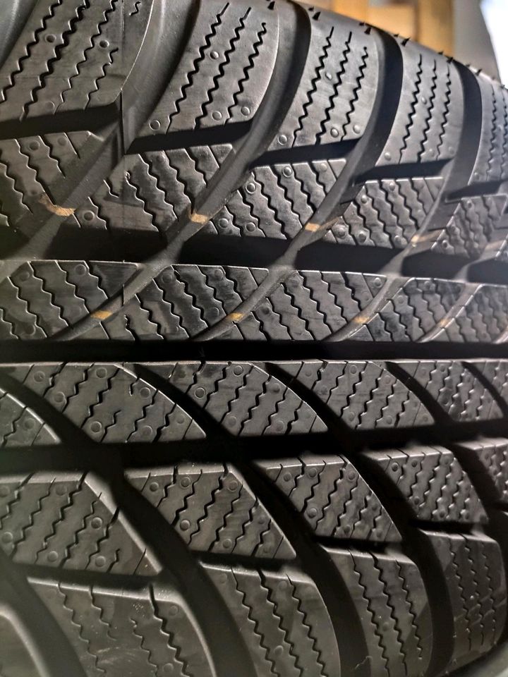 ✓ ORIGINAL AUDI Q2 215/55 R17 94V WINTERRÄDER WINTERREIFEN FELGEN in Herten