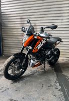 KTM Duke 125 ABS Akrapovic B196 wenig Kilometer MwSt. Ausweisbar Nordrhein-Westfalen - Kürten Vorschau