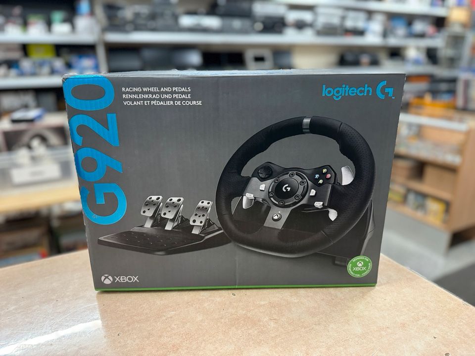 Logitech G920 Driving Force Rennlenkrad für Xbox One/PC (941-0001 in Hof (Saale)